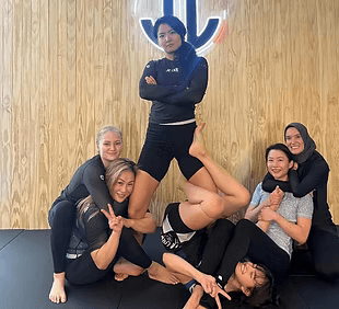 Women's Jiu Jitsu class